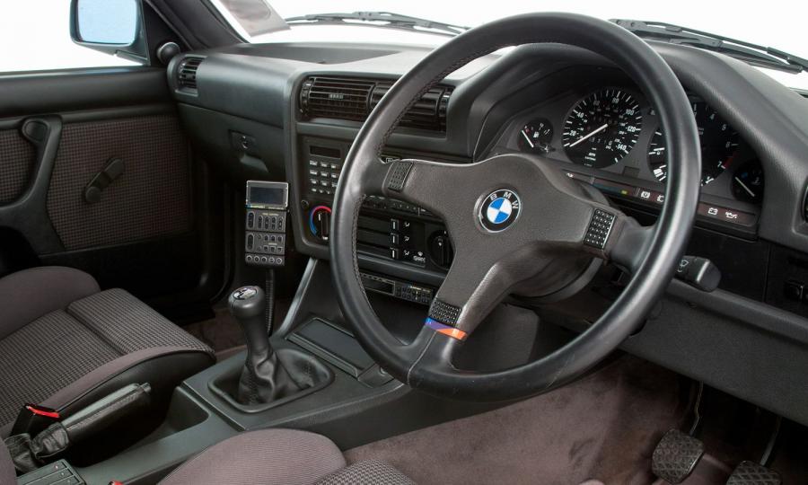 Панель приборов BMW 325i Coupe M-Technik (E30) 1984 года  (UK) (фото 5 из 22)